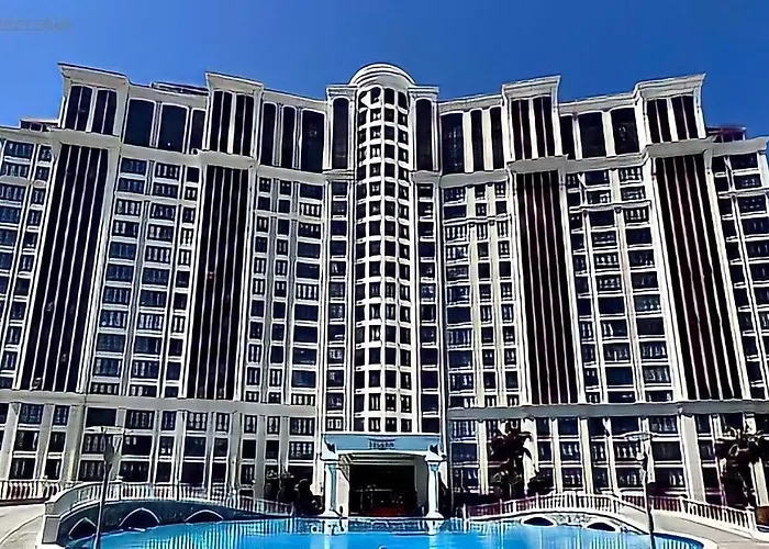 Deluxia Palace Residence The Flat With A Pool View