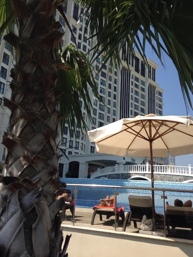 Deluxia Palace The Flat With A Pool View Daire